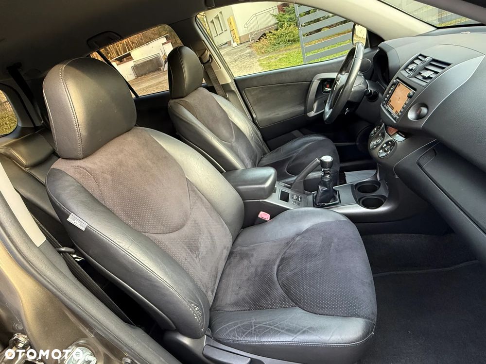 Toyota RAV4 2.0 VVT-i Premium - 23