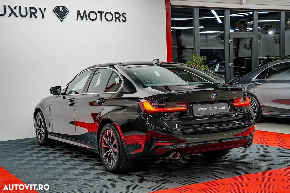 BMW Seria 3 320e Aut. Sport Line - 7