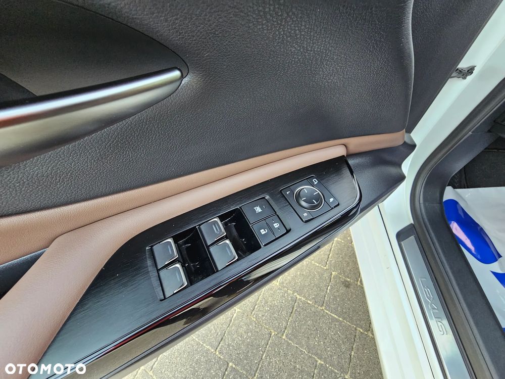 Lexus ES 300h Business Edition - 27