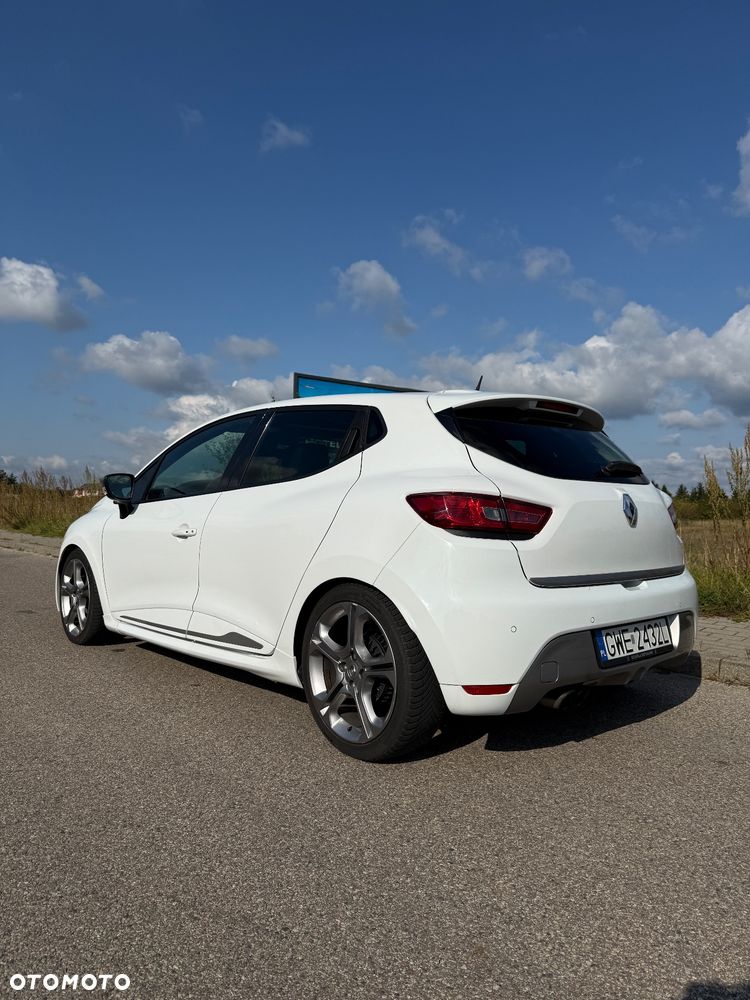 Renault Clio - 17