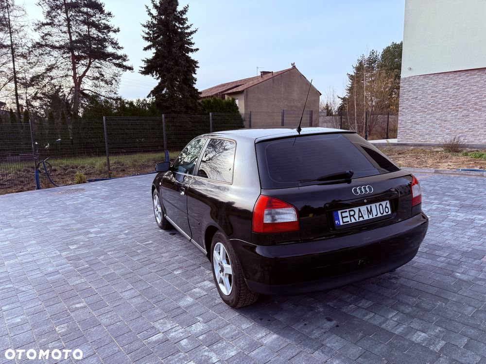 Audi A3 3-drzwiowe 1.6 Attraction - 4