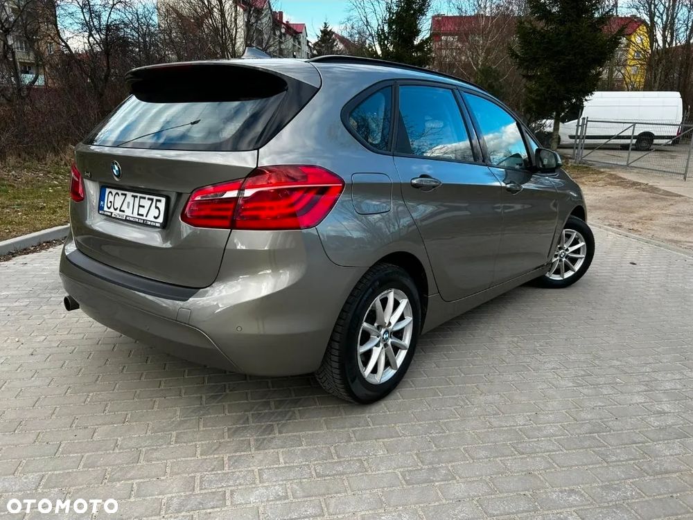 BMW Seria 2 216d Sport Line - 2