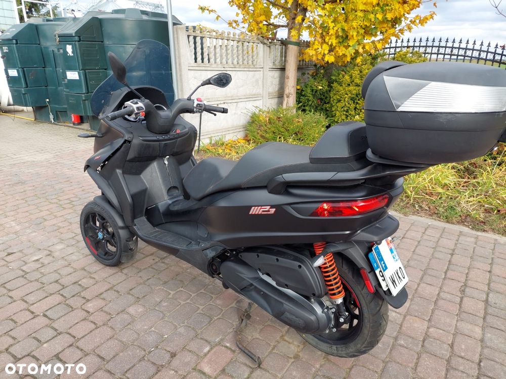 Piaggio MP-3 - 4