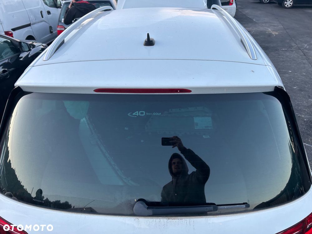 Volkswagen  Sportsvan klapa bagażnika LC9A - 4