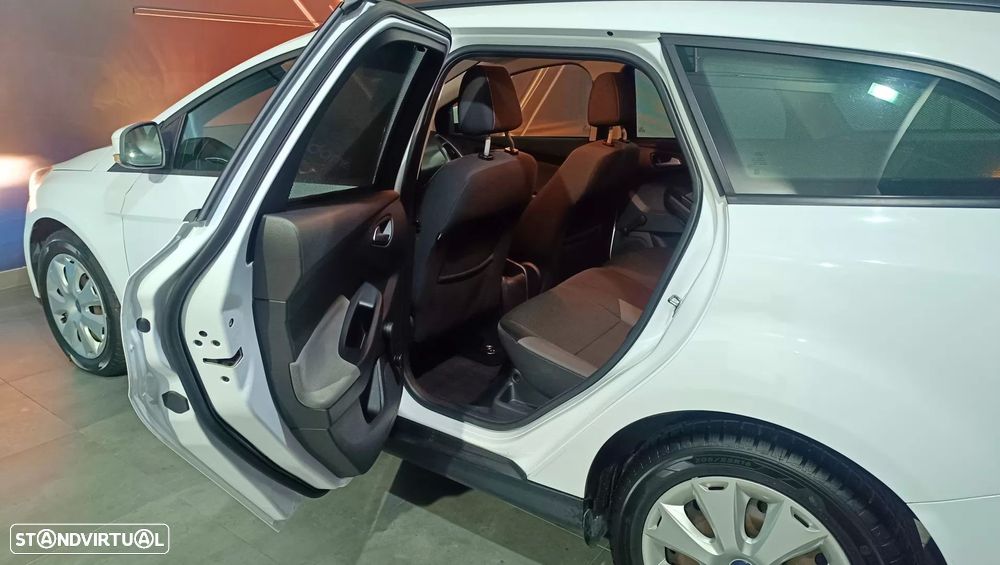 Ford Focus 1.0 EcoBoost Business - 15