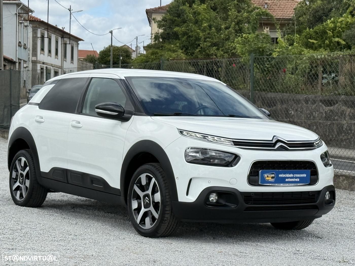 Citroën C4 Cactus 1.2 PureTech Shine - 1