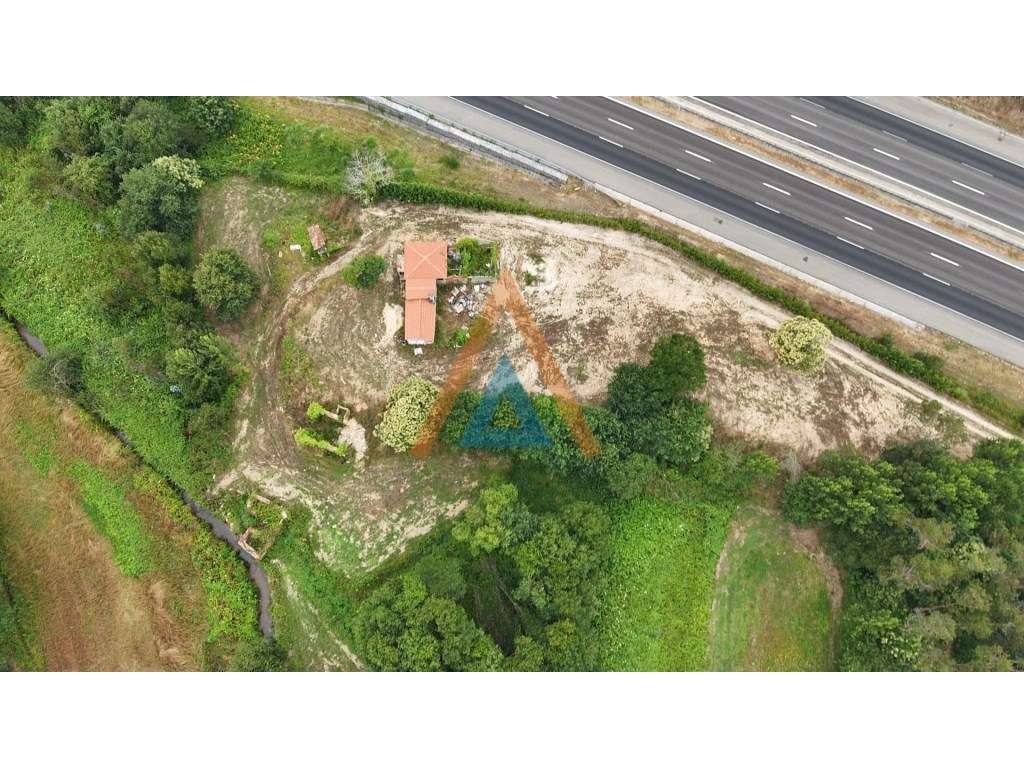 Quinta com Frente de Rio e Moinho para Recuperar - Potencial Único - Grande imagem: 2/4