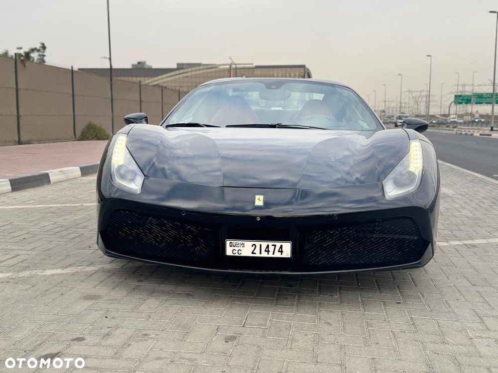 Ferrari 488 - 1