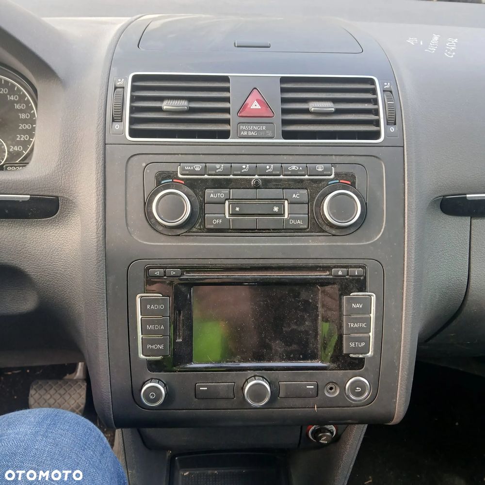 Volkswagen Touran 1.6 TDI DPF BlueMotion Technology DSG Comfortline - 20