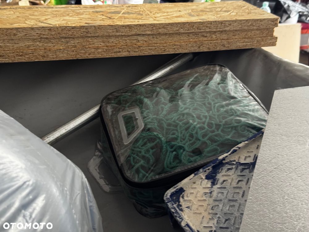 Unitrailer - - - - 2