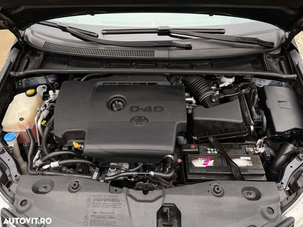 Toyota Avensis 2.2 D-4D Elegance - 6