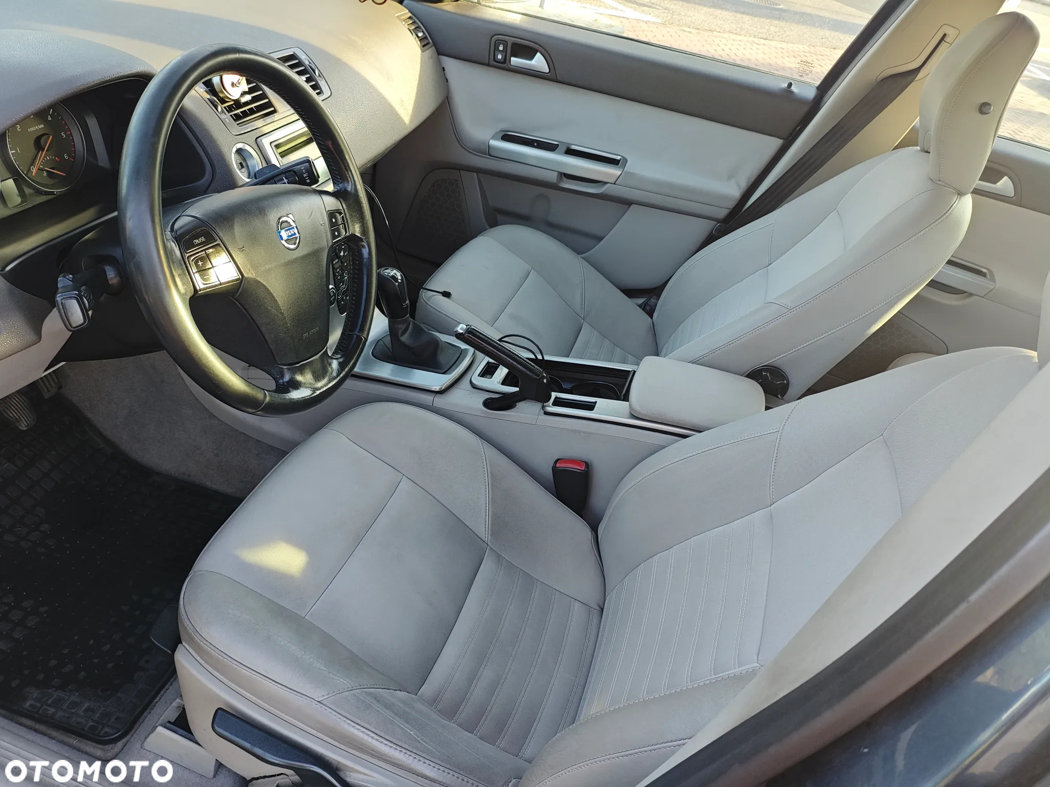 Volvo S40 2.0D Momentum - 10