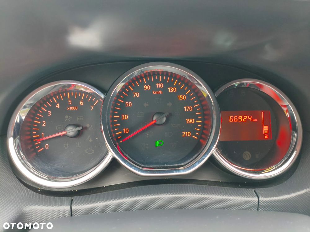 Dacia Duster 1.6 SCe Laureate S&S - 7