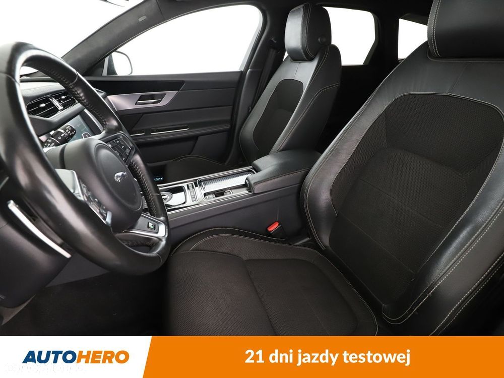 Jaguar XF 2.0 i4D R-Sport - 10