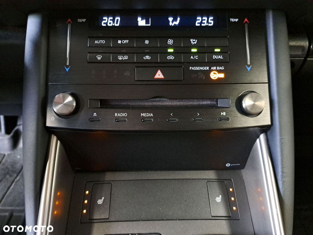 Lexus IS - 25