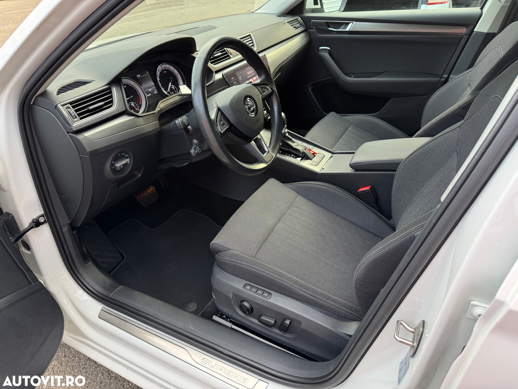 Skoda Superb Combi 2.0 TDI DSG Style - 7