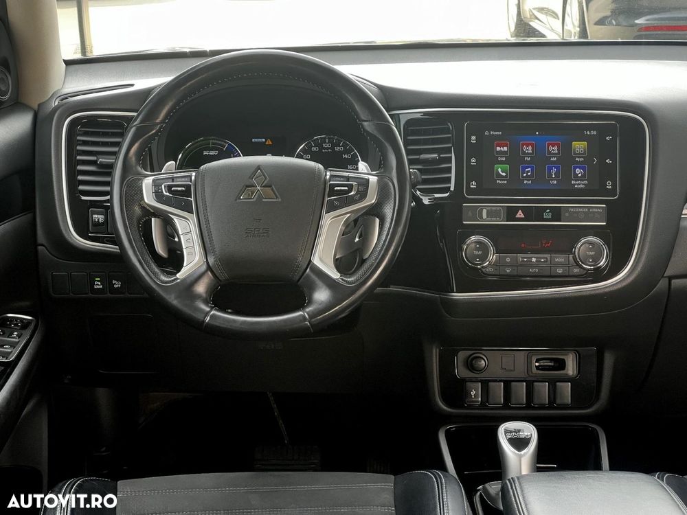 Mitsubishi Outlander - 9