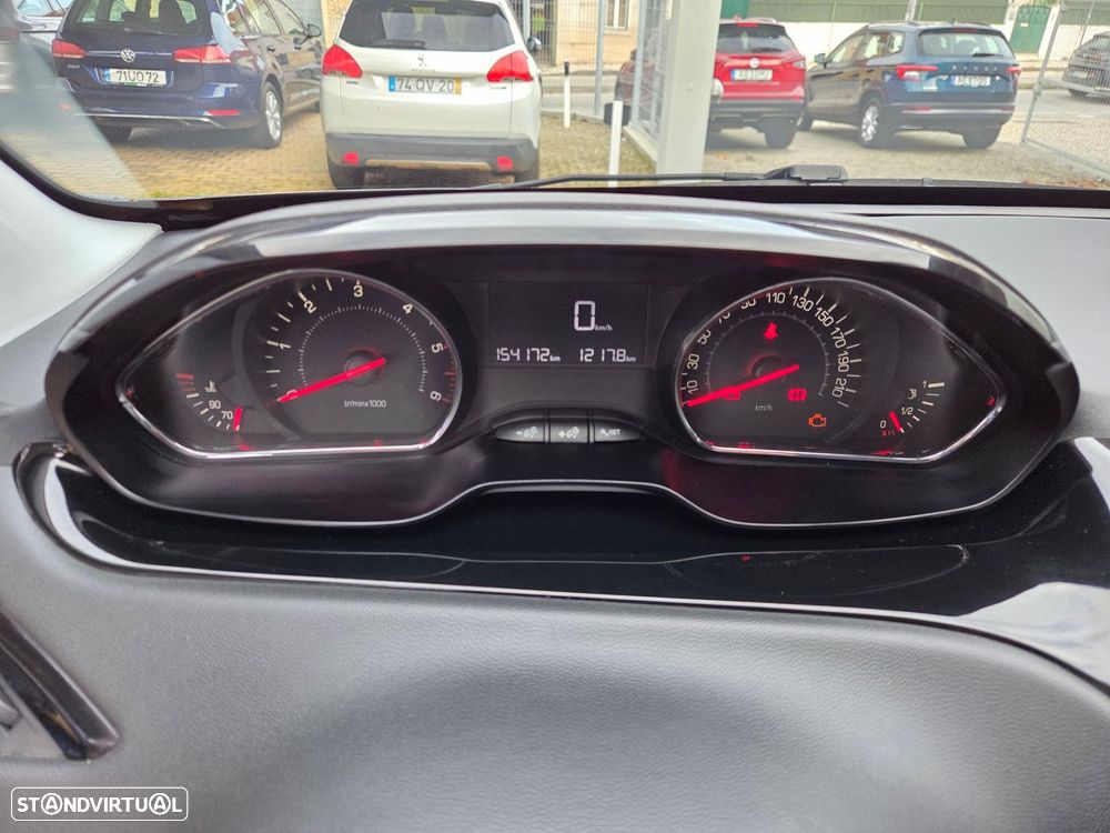 Peugeot 208 1.4 HDi SE Style - 14