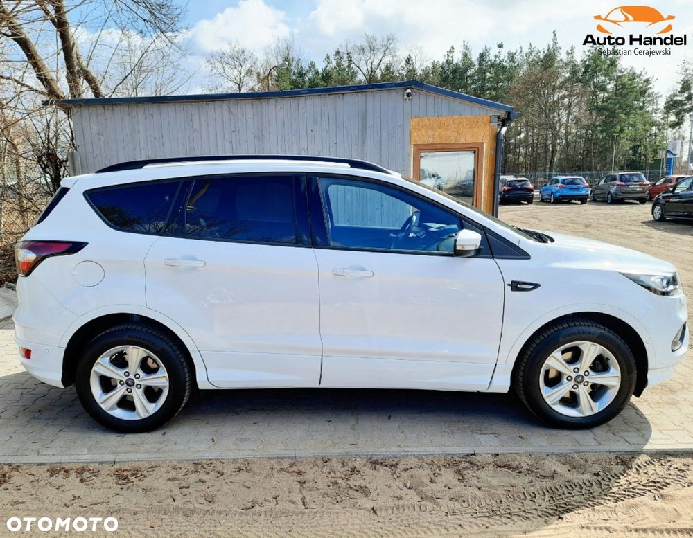 Ford Kuga 1.5 EcoBoost 2x4 ST-Line - 11