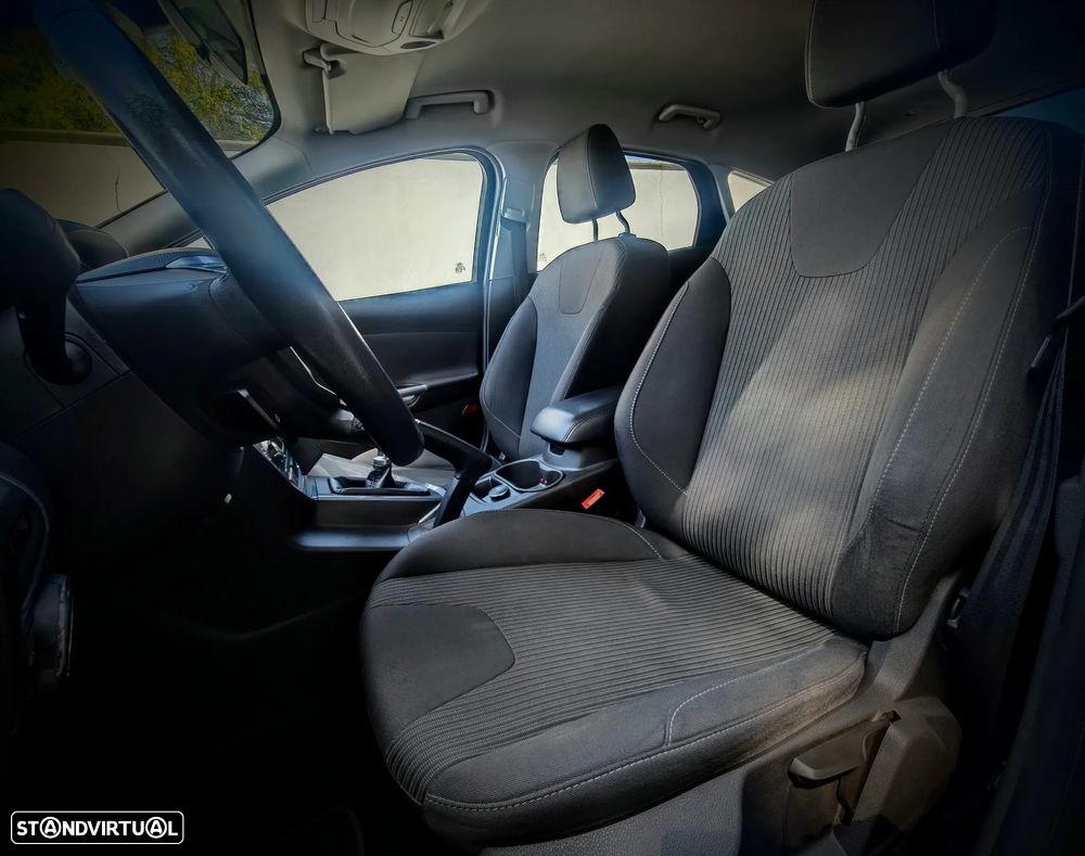 Ford Focus 1.6 TDCi DPF Titanium - 8