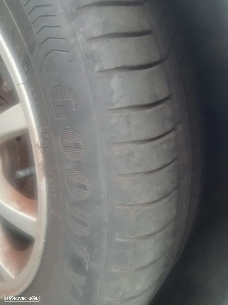 Volvo V40 1.6 - 28