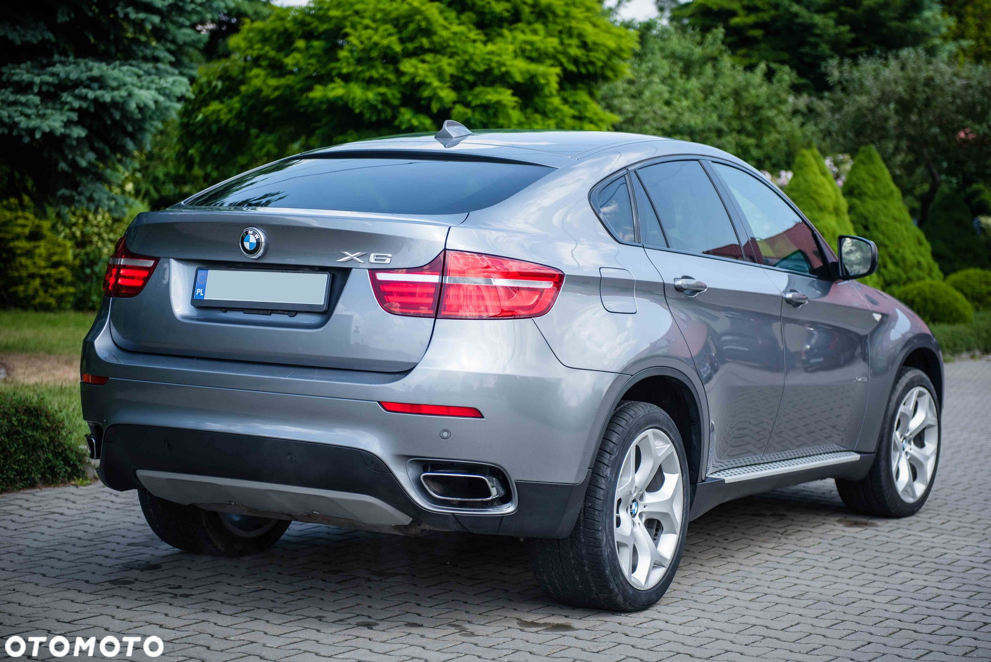 BMW X6 xDrive50i - 16