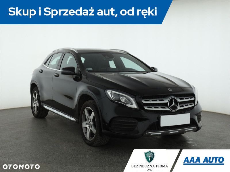 Mercedes-Benz GLA - 3