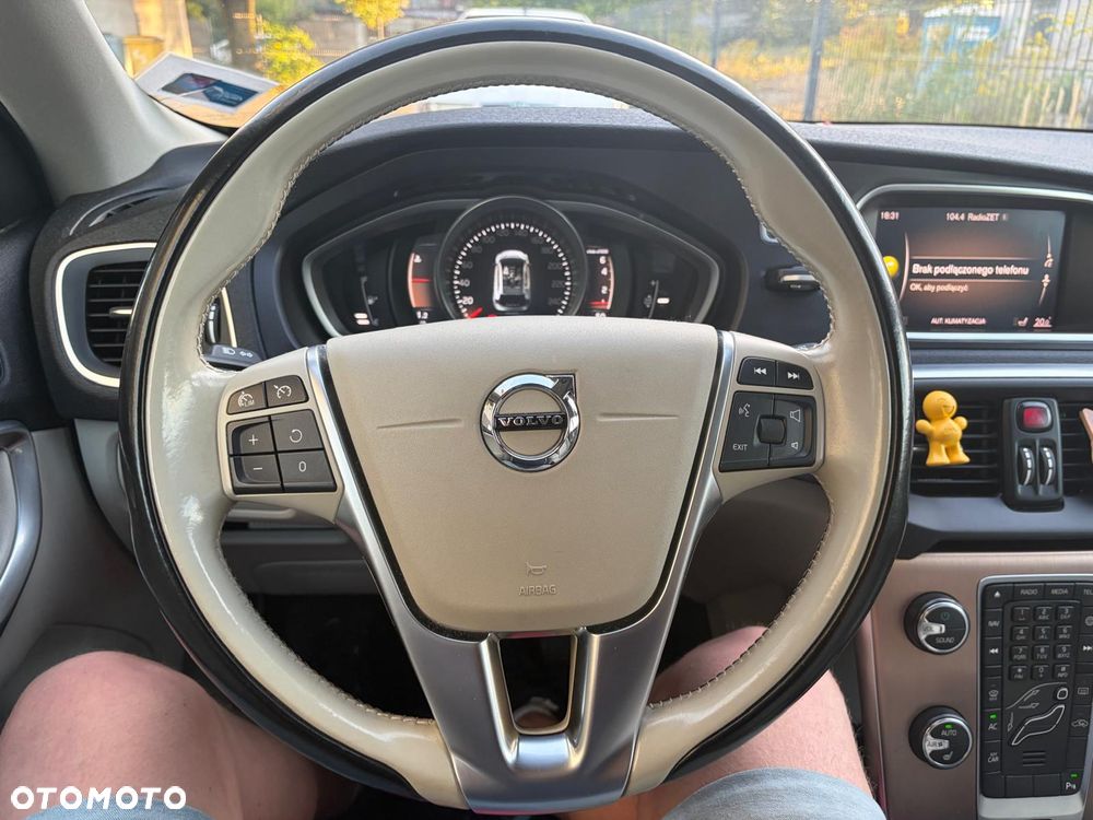 Volvo V40 Cross Country - 5