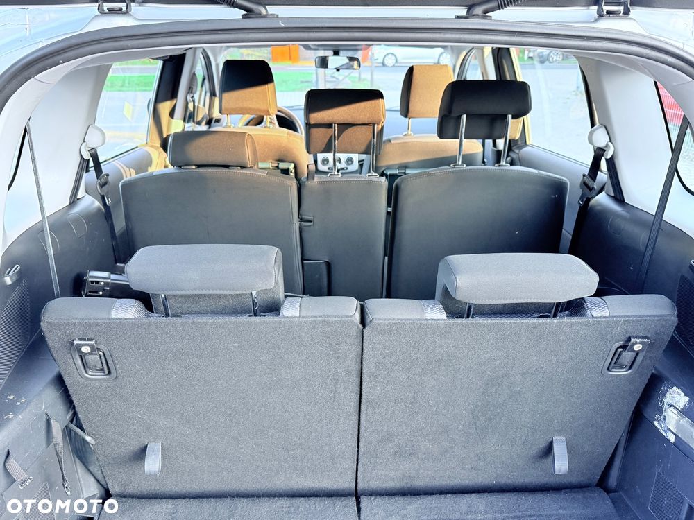 Mazda 5 2.0 Exclusive + - 27