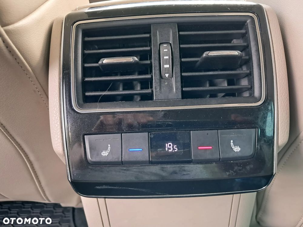 Skoda Superb 2.0 TDI 4x4 L&K DSG - 22