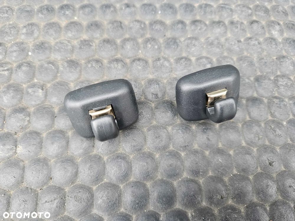 Uchwyt 8E0857562A 8E0857563A Daszek Mocowanie Słonecznik Haczyk Podsufitka S-line Czarny AUDI A4 B6 B7 B8 A3 A6 Q3 Q5 - 1