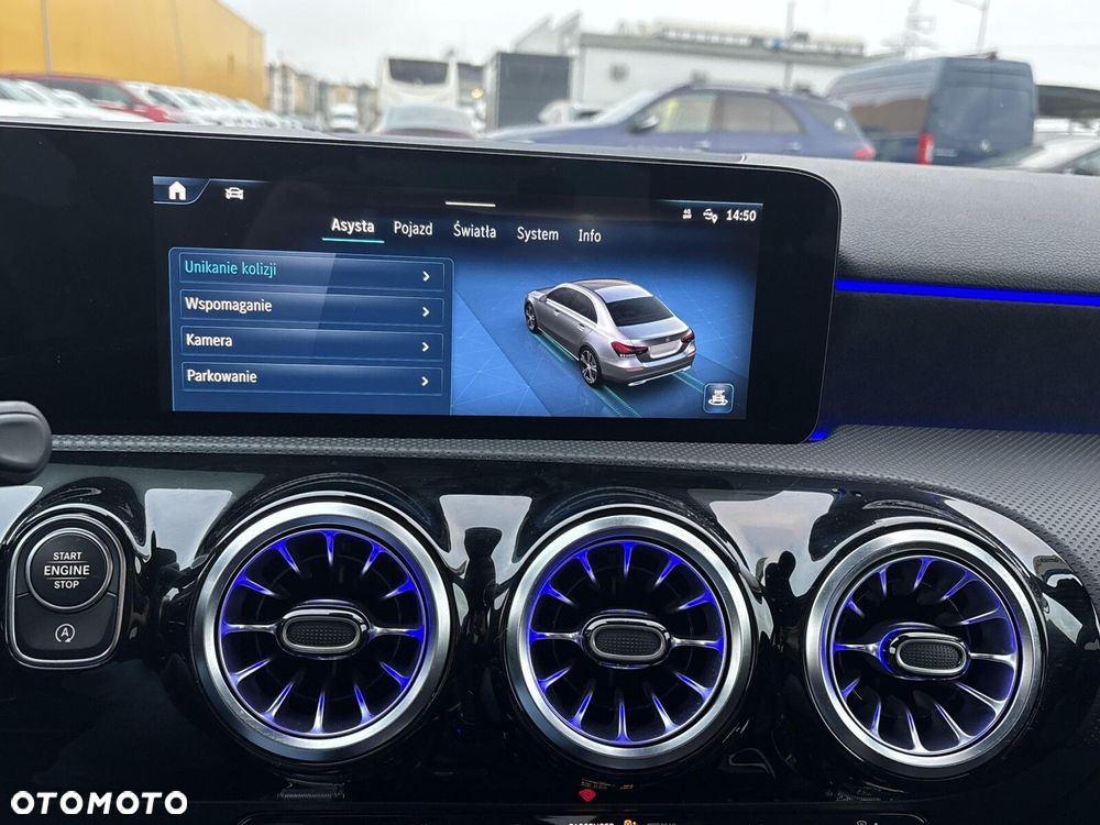 Mercedes-Benz Klasa A 200 AMG Line 7G-DCT - 27