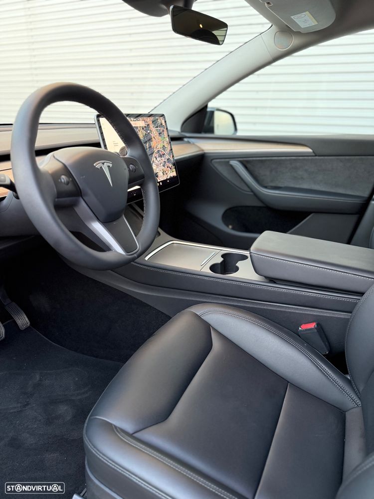 Tesla Model Y Long-Range RWD - 8