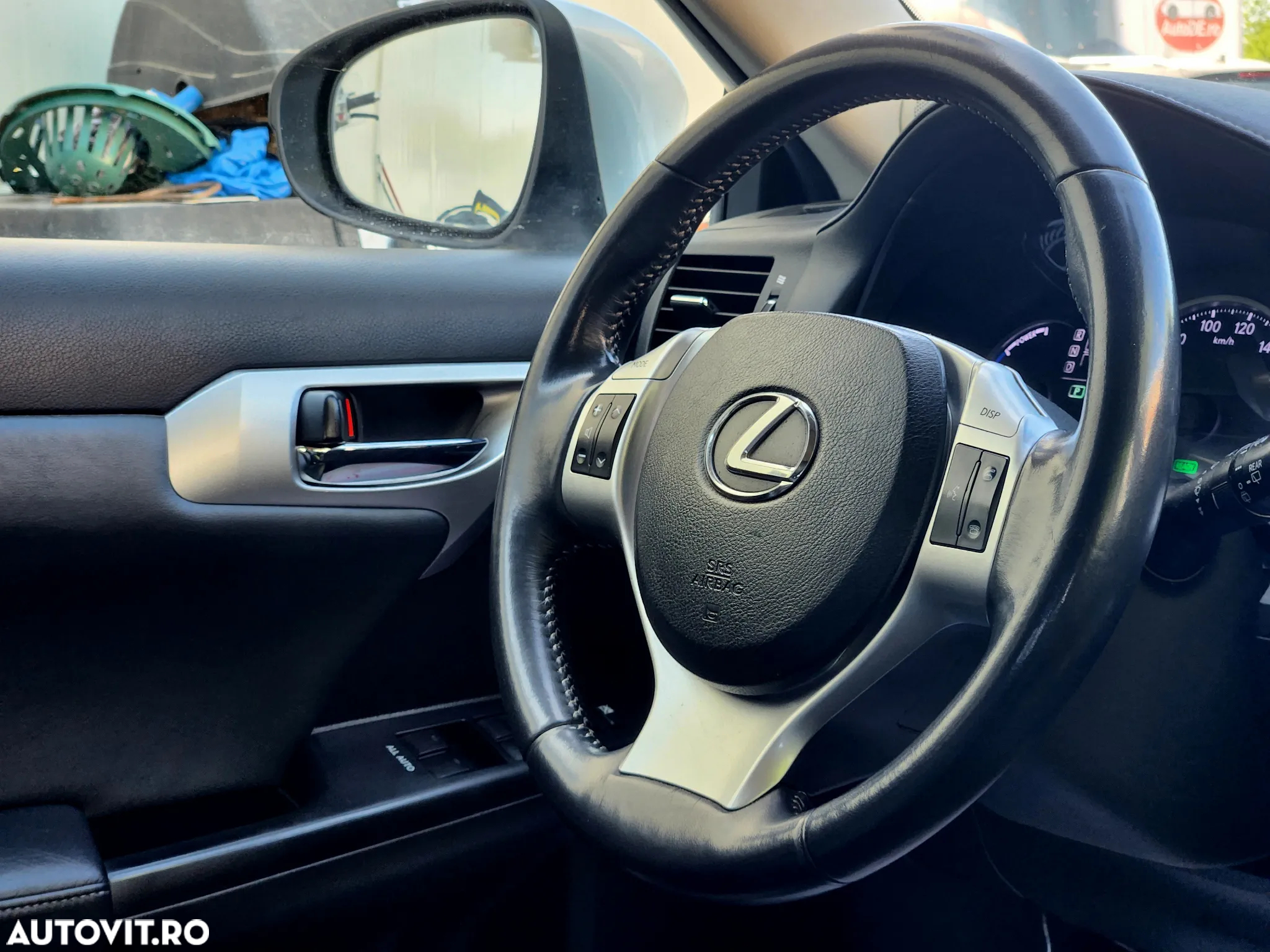 Lexus CT - 7