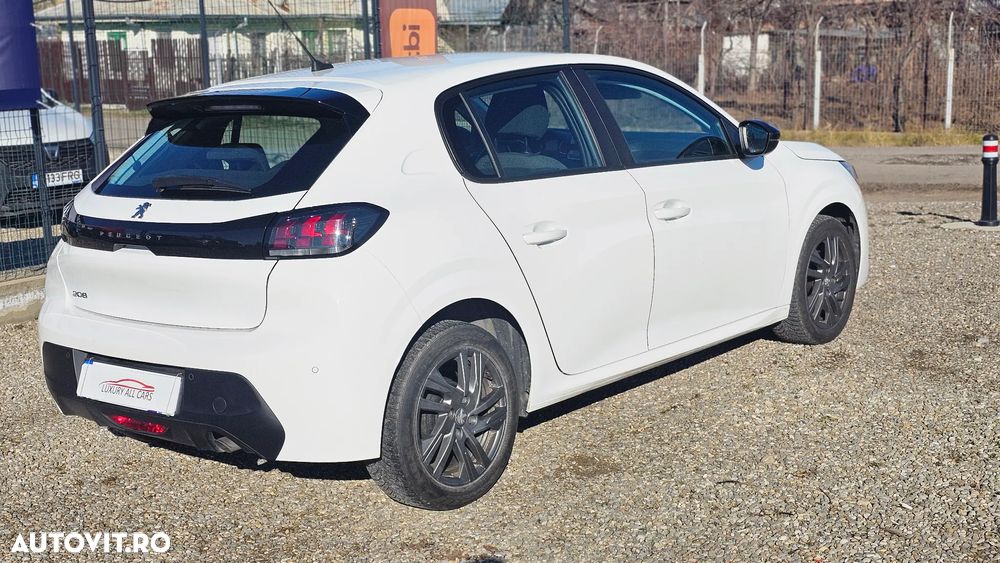 Peugeot 208 - 6