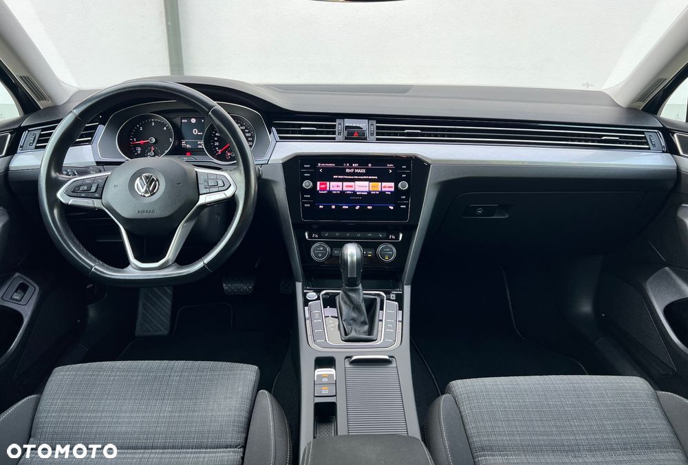 Volkswagen Passat 2.0 TDI Business DSG - 11