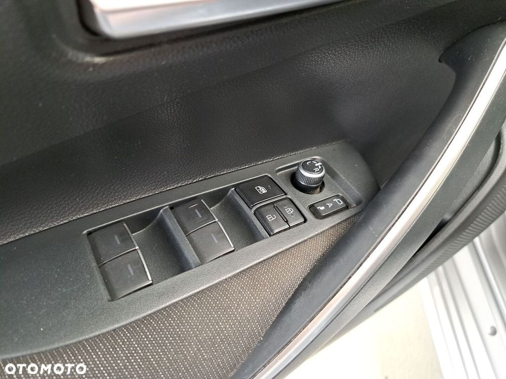 Toyota Corolla 1.8 Hybrid Comfort - 30