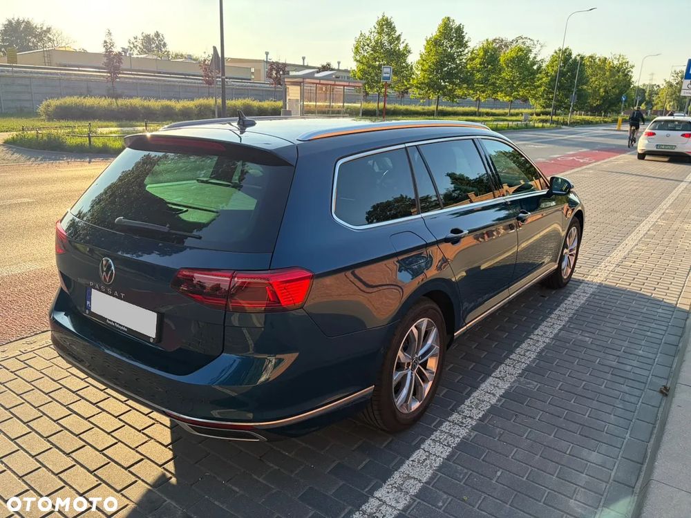 Volkswagen Passat Variant 1.5 TSI EVO Elegance DSG - 3