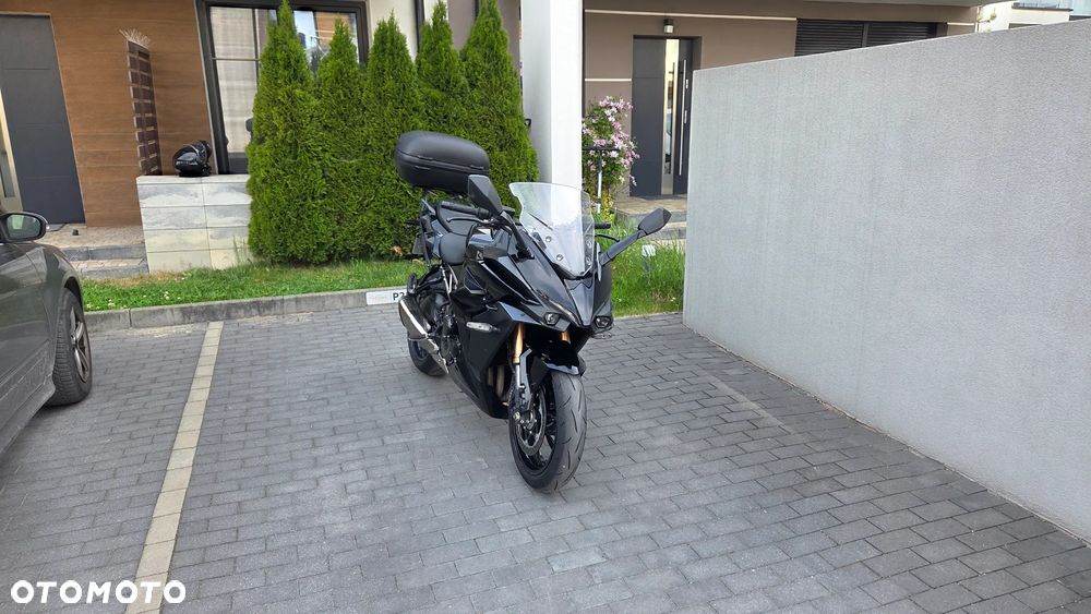 Suzuki GSX 1000 - 4
