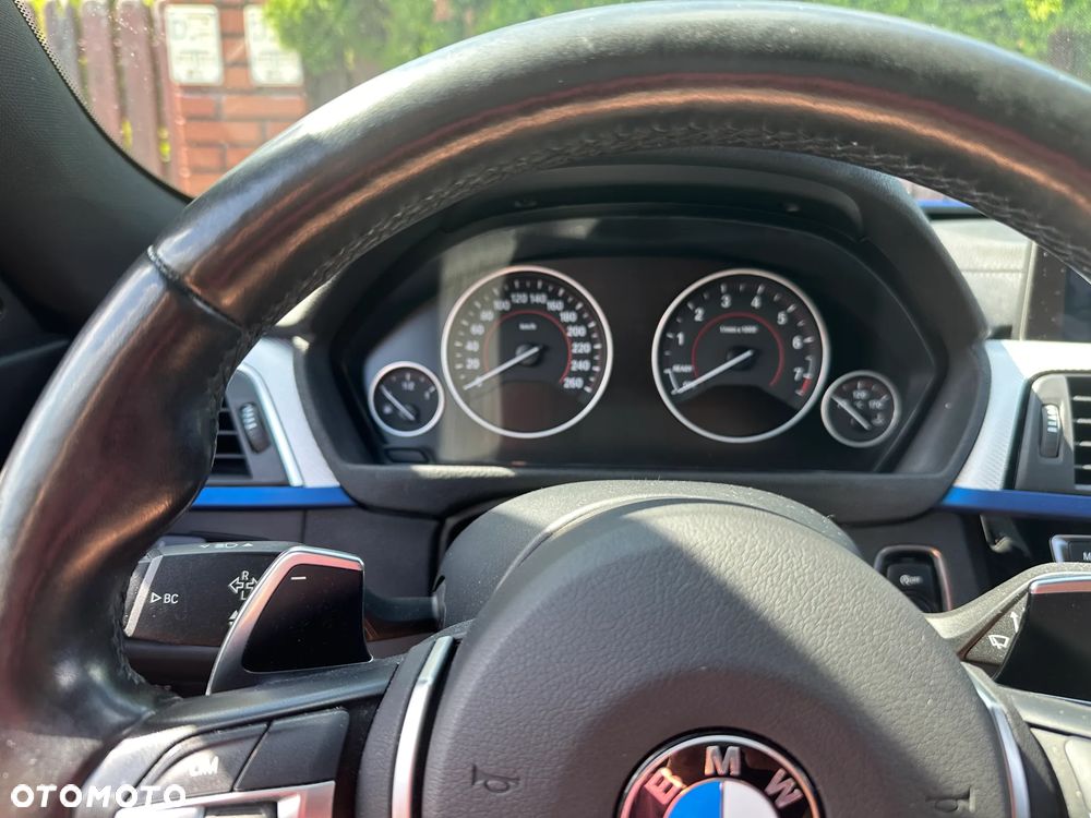 BMW 3GT 330i M Sport - 10