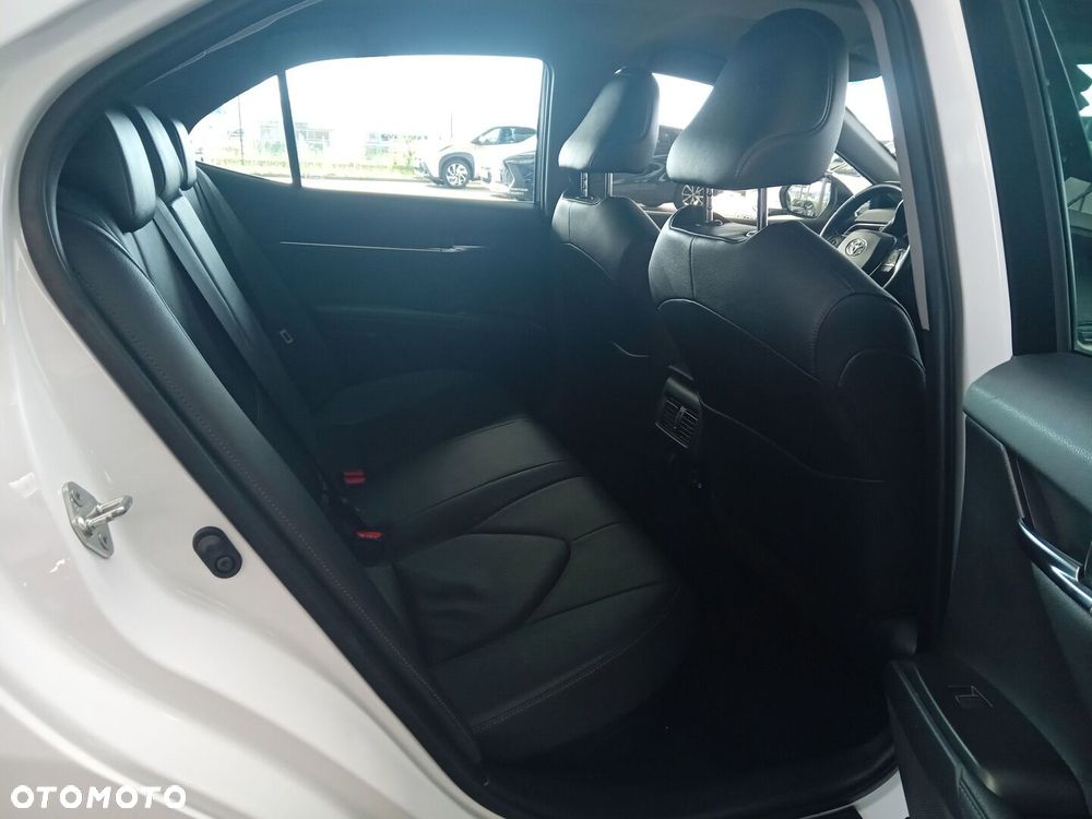 Toyota Camry - 12