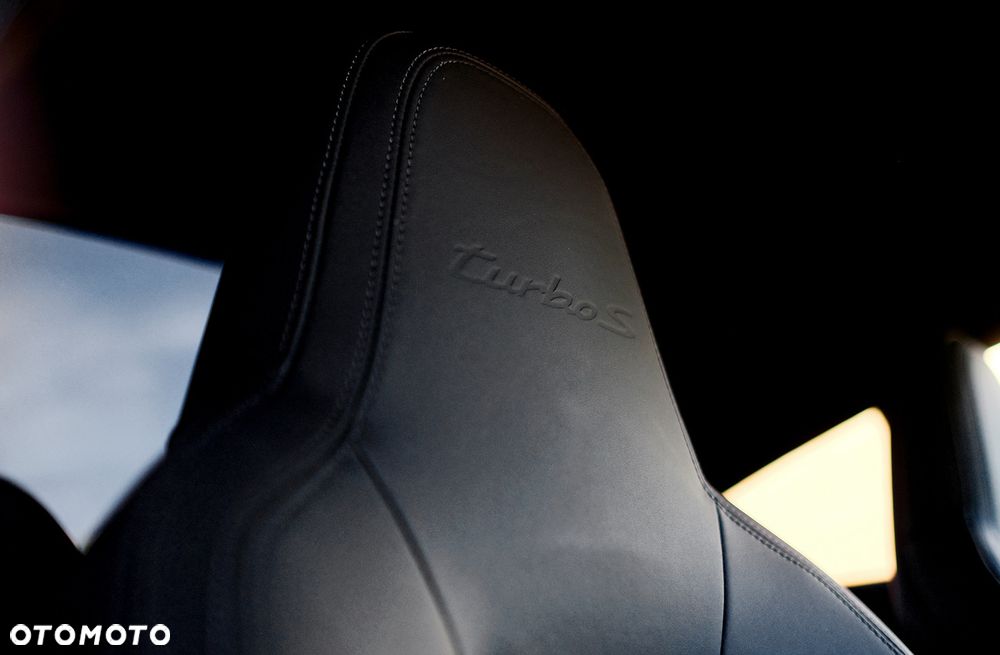 Porsche 911 Turbo S - 24