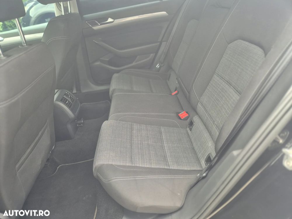 Volkswagen Passat 2.0 TDI DSG Comfortline - 33