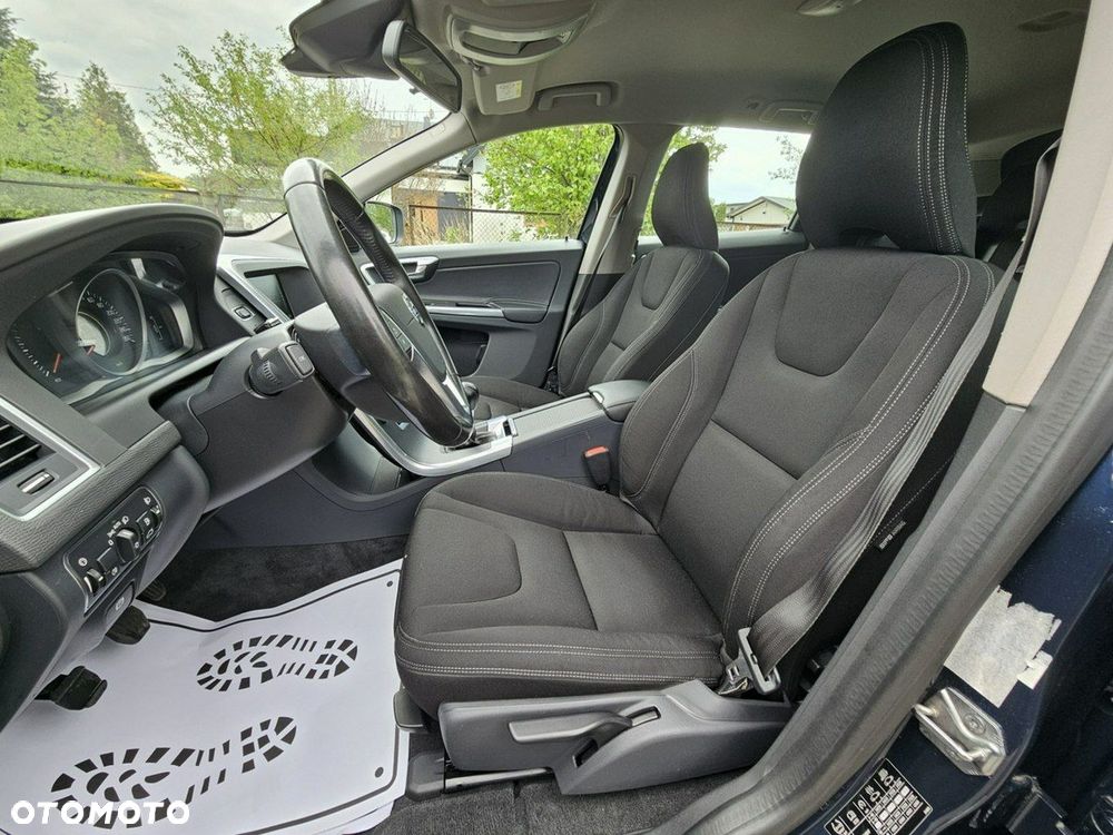 Volvo XC 60 D3 Momentum - 10