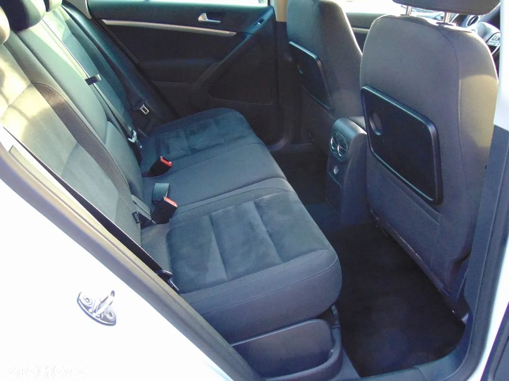 Volkswagen Tiguan 2.0 TDI 4Mot Perfectline R-Style DSG - 9