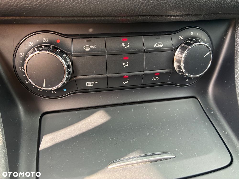 Mercedes-Benz CLA 250 4Matic 7G-DCT Sport - 28