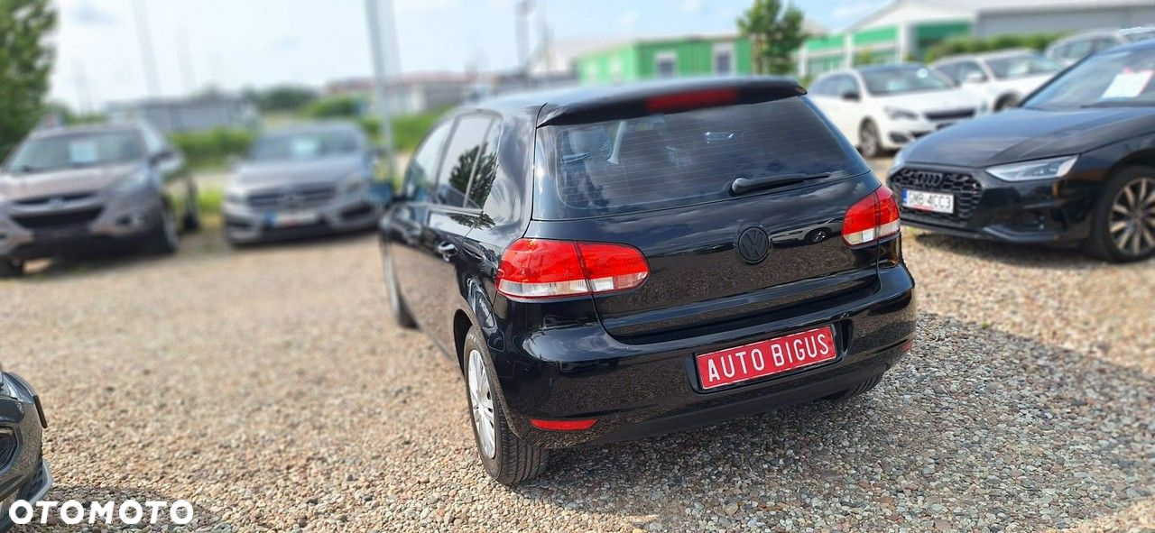 Volkswagen Golf - 6