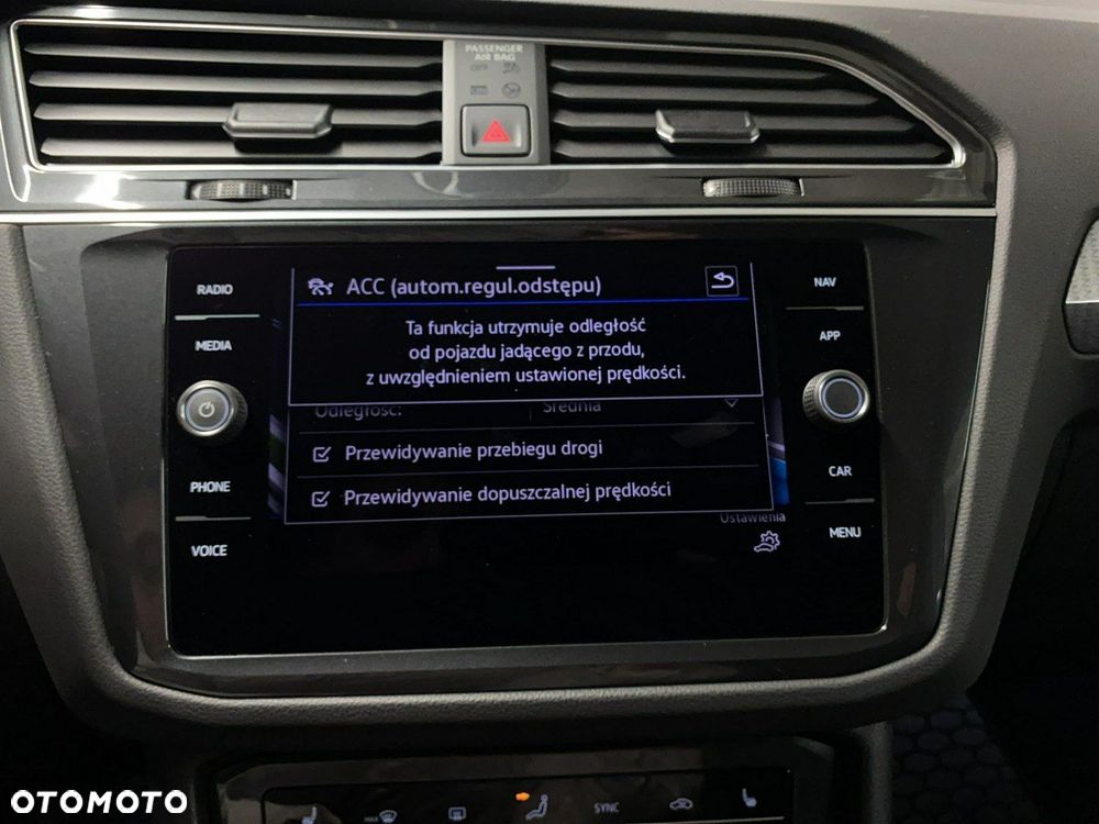 Volkswagen Tiguan - 33