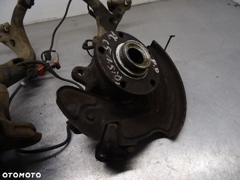 AUDI A6 C5 KOMBI 97-01 1.9TDI ZWROTNICA PIASTA PRZÓD PRAWA - 4
