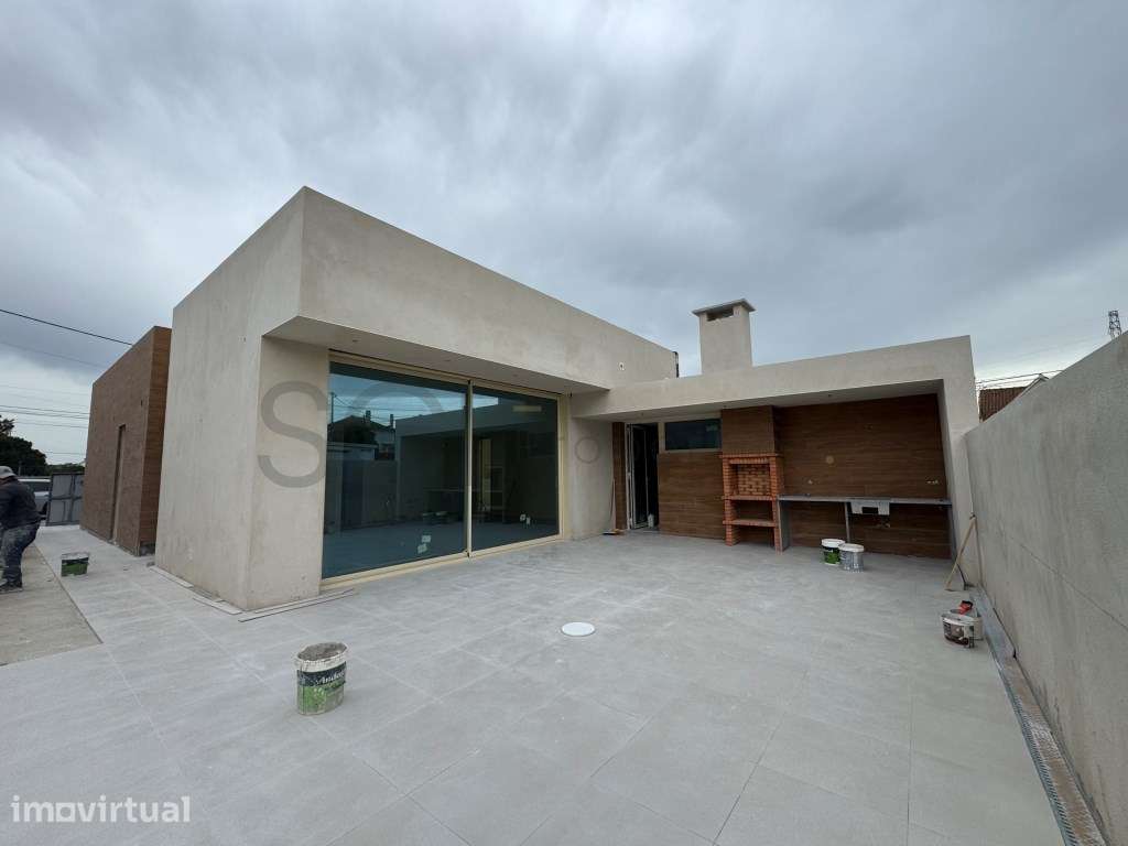 Moradia Nova T3 Térrea Corroios Lote de 320 m2 e Garagem - Grande imagem: 3/31